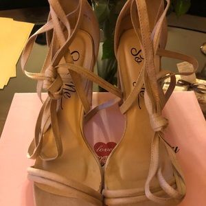 NUDE Open the heels with strap ups